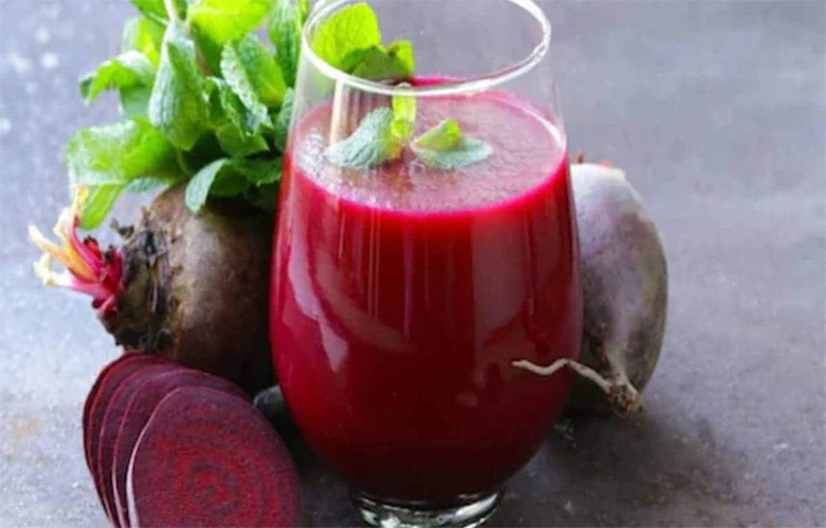 পুষ্টিগুণে ভরপুর শীতকালে স্বাস্থ্যের জন্য খুব উপকারী বিটরুট। পটাশিয়াম, আয়রন, ম্যাগনেসিয়াম, ভিটামিন বি-৬-এর মতো উপাদানে ভরা বিট রক্তাল্পতা রোগে কার্যকর। ছবি: সংগৃহীত