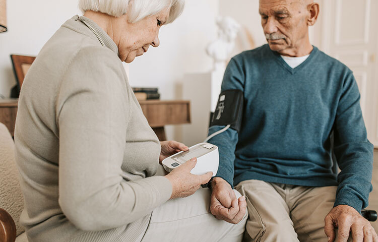 স্বাস্থ্য বিশেষজ্ঞরা মনে করেন যদি কারও হাইপার টেনশন হয় সেই ক্ষেত্রে নিয়মিত কেউ যদি সাদা তিল খান তাহলে অনেক সমস্যার সমাধান হয়ে যায়। ছবি: সংগৃহীত