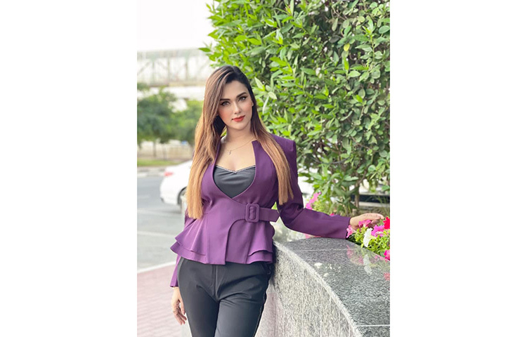 মো. সোহেল রানা নামের একজন লিখেছেন, ‘আপনাকে বলিউড তারকা মনে হয়’। ছবি: ফেসবুক