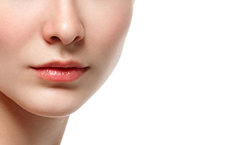 ঠোঁট ও নাকের দূরত্ব সেন্স অফ হিউমার বা রসবোধের ক্ষমতা সবার মধ্যে থাকে না। এটি একটি বিশেষ গুণ বা চারিত্রিক বৈশিষ্ট্য। উপরের ঠোঁট এবং নাকের মধ্যে দূরত্ব কতটা তা দেখলেই বোঝা যায় কার রসবোধ কেমন। যার দূরত্ব যত বেশি হবে, তার রসবোধও তত বেশি হবে।