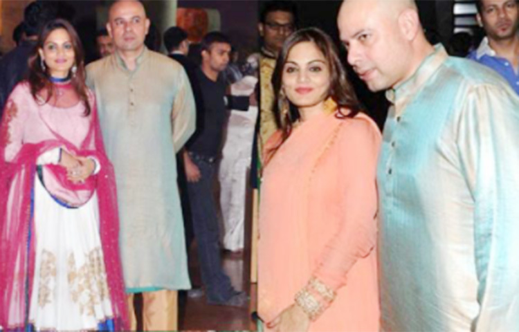 অতুল অগ্নিহোত্রী হলেন খান পরিবারের জামাই। বলিউড প্রযোজক সেলিম খানের মেয়ে, সালমান খানের বোন আলভিরা খানের সঙ্গে বিবাহ বন্ধনে আবদ্ধ হন অতুল অগ্নিহোত্রী। ছবি: সংগৃহীত