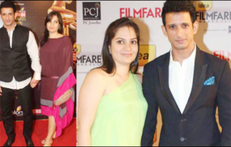 অভিনেতা শরমন যোশী হলেন প্রেম চোপড়ার জামাই। ২০০০ সালে প্রেম চোপড়ার মেয়ে প্রেরণার সঙ্গে বিয়ে হয় শরমনের, তাদের তিন সন্তান রয়েছে। ছবি: সংগৃহীত