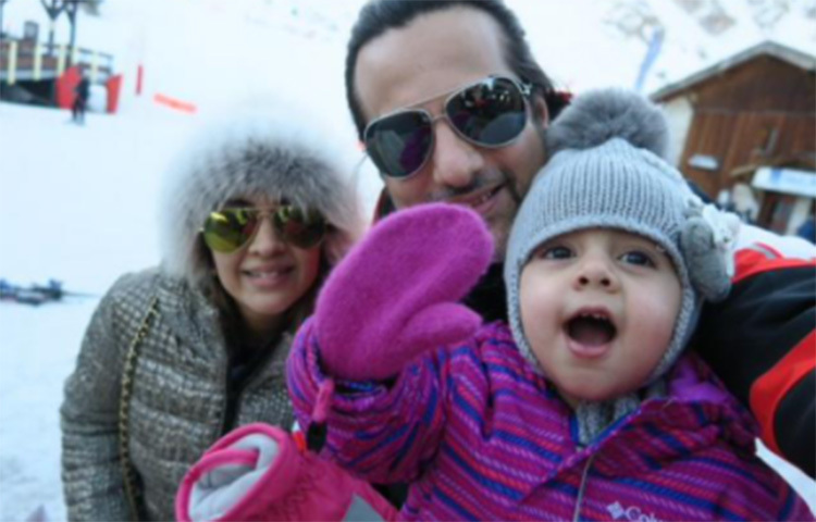 এক সময়ের জনপ্রিয় অভিনেত্রী মুমতাজের জামাই হলেন ফারদিন খান। মুমতাজেক মেয়ে নাতাশা মাধওয়ানি সঙ্গে ২০০৫ সালে বিয়ে হয় ফারদিন খান। তাদের দুই সন্তান রয়েছে। ছবি: সংগৃহীত