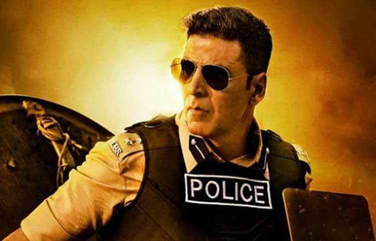 রোহিত শেট্টির পরিচালনায় ‘সূর্যবংশী’ পর্দায় আসছে ২৭ মার্চ। এ ছবিতেও অক্ষয়কুমার পুলিশ ইন্সপেক্টরের ভূমিকায়।