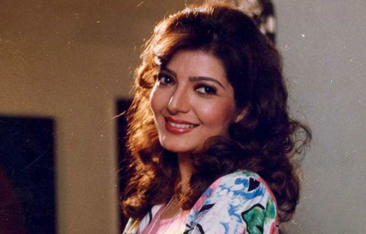 মনোবিদ্যায় স্নাতক। পড়েছেন সাংবাদিকতাও। তবে দুটোর কোনোটিকেই পেশা না করে তিনি পা রেখেছিলেন মডেলিং দুনিয়ায়। পেয়েছিলেন ‘মিস ইন্ডিয়া’ খেতাবও। কিন্তু বলিউডের স্বীকৃতি অধরাই থেকে গিয়েছে সোনু ওয়ালিয়ার কাছে।