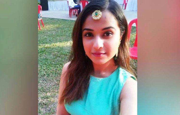 বিনোদন দুনিয়ার তারকাদের রোজনামচা গুছিয়ে রাখাই ছিল তার কাজ। সে কাজে যথেষ্ট সুনাম অর্জন করেছিলেন তিনি। অল্প বয়সেই জনসংযোগের কাজে পরিচিত মুখ হয়ে উঠেছিলেন দিশা সালিয়ান।