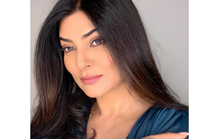 সুস্মিতা ১৯৯৪ সালে মিস ইউনিভার্স নির্বাচিত হয়েছিলেন। তারপর বলিউডে তুমুল জনপ্রিয়তা লাভ করেন। নিয়মিত শরীর চর্চায় ৪৫ বছর বয়সেও যেন তরুণীর মতো। ছবি: সংগৃহীত