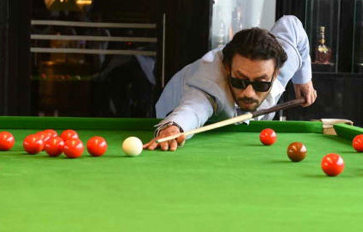 সমালোচক, সব মহলের দর্শক এবং বক্স অফিস, এই তিন দিককেই একসঙ্গে বশ করার মন্ত্রগুপ্তি ছিল ইরফানের কাছে। আন্তর্জাতিক বিনোদন জগতও কুর্নিশ জানাতে ভোলেনি তার প্রতিভাকে। ‘লাইফ অব পাই’, ‘জুরাসিক ওয়ার্ল্ড’, ‘ইনফার্নো’-র মতো ছবিতে ইরফান প্রমাণ করেছেন তার অভিনয় দেশকালের সীমা অতিক্রম করেছে।