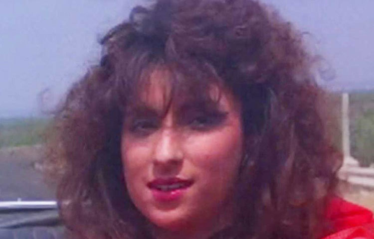 এরপর আর হিন্দি ছবিতে অভিনয়ের চেষ্টা করেননি পারভিন। যে থিয়েটারের জগৎ থেকে তিনি সিনেমায় এসেছিলেন, সেখানেই ফিরে যান। শুধু খ্যাতি বা সম্মান নয়। থিয়েটারের মঞ্চ পারভিনকে দিয়েছে জীবনসঙ্গীও।