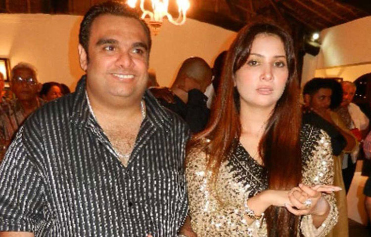 ২০১০ সালে কেনিয়ার ব্যবসায়ী আলি পুনজানিকে বিয়ে করেছিলেন কিম। কেনিয়ায় নতুন সংসার পেতেছিলেন। কয়েক বছর পরে সেই সম্পর্কে ফাটল ধরে।