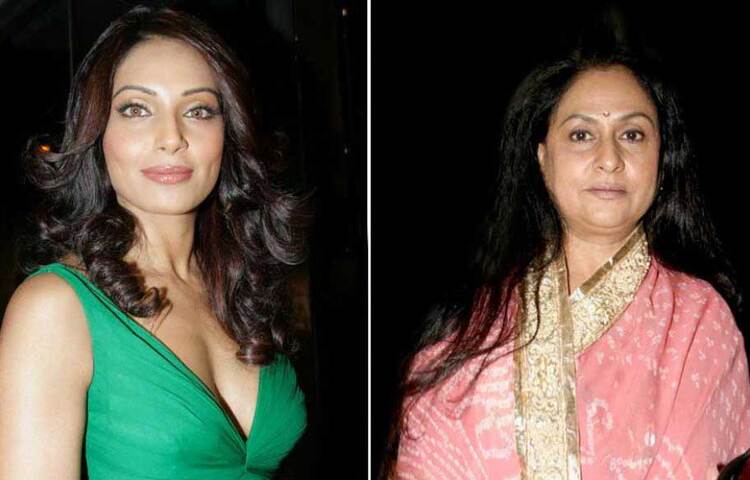 পরে এই ফিল্মে সুনীল শেটির বিপরীতে বিপাশাকে অভিনয়ের প্রস্তাব দেয়া হয়েছিল কিন্তু বিপাশা সেই প্রস্তাব প্রত্যাখ্যান করেন। অবশেষে ২০০১ সালে ‘আজনবি’ ফিল্মে অক্ষয় কুমারের সঙ্গে জুটি বাঁধেন তিনি। এই ফিল্মে কারিনা কাপুর এবং ববি দেওলও ছিলেন। ছবি: সংগৃহীত