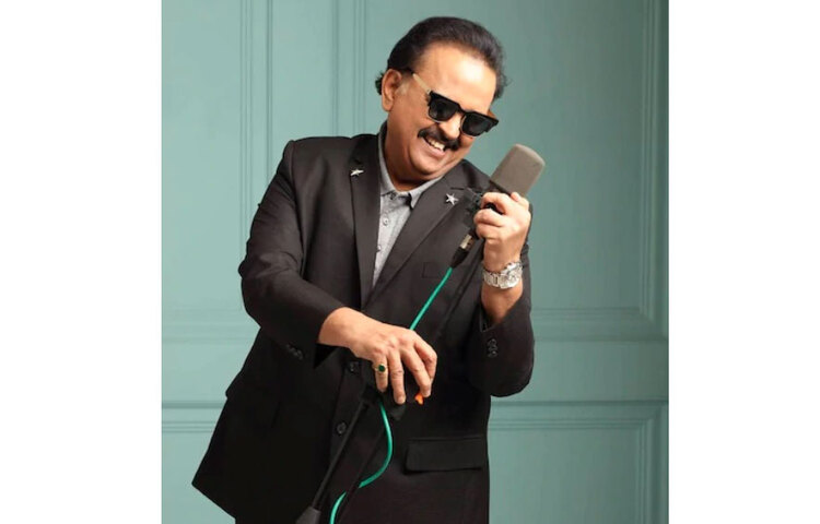 গত ২৫ সেপ্টেম্বর চেন্নাইয়ের একটি হাসপাতালে করোনা-সম্পর্কিত জটিলতার কারণে মারা যান জনপ্রিয় গায়ক এস পি বালাসুব্রহ্মণ্যম।