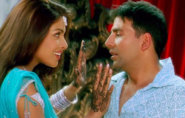 ‘ওয়ক্ত’ ছবির পরে এই জুটিকে আর পর্দায় দেখা যায়নি। ‘নমস্তে লন্ডন’ ছবিতে অভিনয় করার কথা ছিল প্রিয়াঙ্কার। কিন্তু শেষ অবধি তার জায়গায় অভিনয় করেন ক্যাটরিনা কাইফ। তবে অক্ষয়ের সঙ্গে সম্পর্কের কথা কোনোদিন স্বীকার করেননি প্রিয়াঙ্কাও।