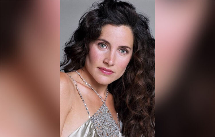 ব্রিটেনের একটি টিভি অনুষ্ঠানের প্রযোজনার দায়িত্বেও রয়েছেন রেচেল। রূপান্তরকামীদের হয়ে নিয়মিত প্রচারও চালান। ছবি: সংগৃহীত