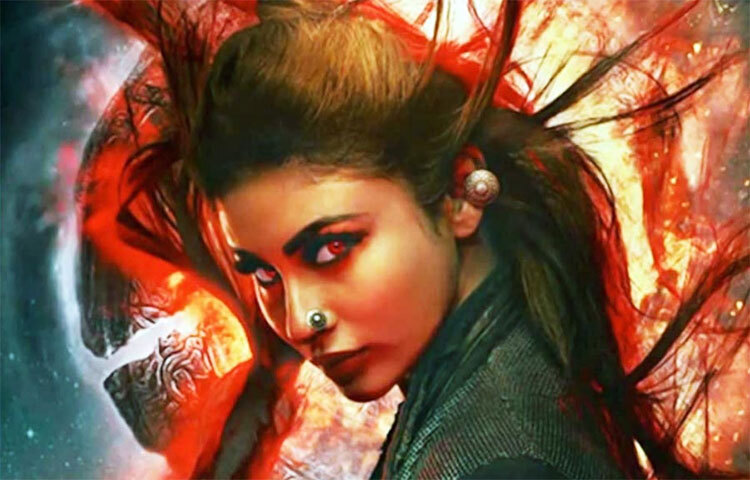 ‘ব্রহ্মাস্ত্র’ ছবিতে ভিলেনের চরিত্রে অভিনয় করে সকলকে মুগ্ধ করেছেন মৌনি রায়। ছবি: সংগৃহীত