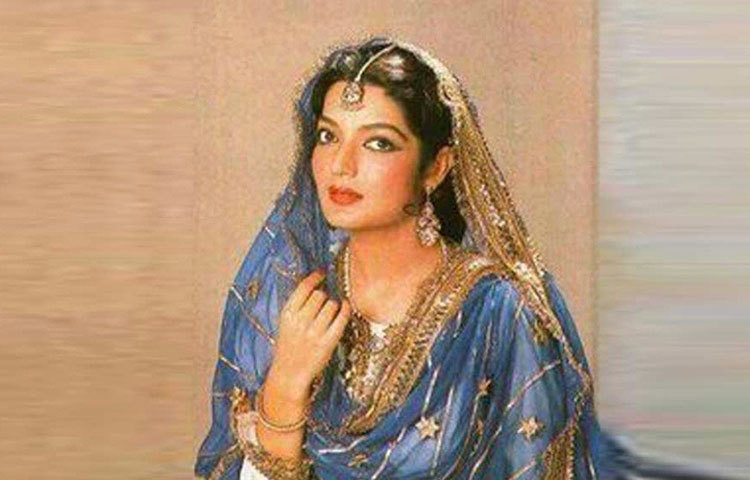 ২০০০ সালে সোনু বিয়ে করেন আমেরিকার হোটেল ব্যবসায়ী ও প্রযোজক সূর্যপ্রতাপ সিংহকে। বিয়ের পরে সোনু থাকতেন মূলত আমেরিকাতেই।