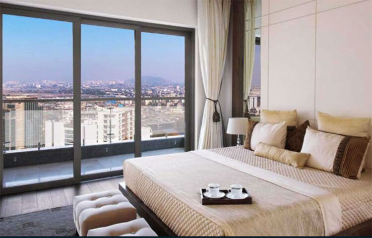 এ ছাড়াও, মুম্বাইয়ে বান্দ্রার কাছে এই দম্পতি ২১ কোটি রুপি খরচ করে একটি আবাসন কিনেছেন। ছবি: সংগৃহীত