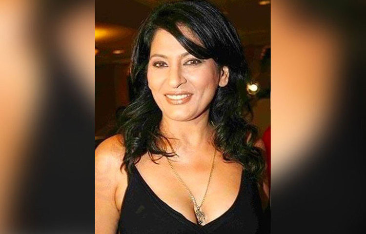 ১৯৯৬ সালে ‘রাজা হিন্দুস্তানি’ ছবিতে কারিশমা কাপুরের সৎ মায়ের চরিত্রে অভিনয় করেন অর্চনা। এই ছবিতে খলনায়িকা হিসেবে নজর কাড়েন তিনি। অন্তঃসত্ত্বা অবস্থায় এই ছবিতে অভিনয় করেন অর্চনা। কিন্তু একবারের জন্যেও তা বোঝা যায়নি ছবিতে।