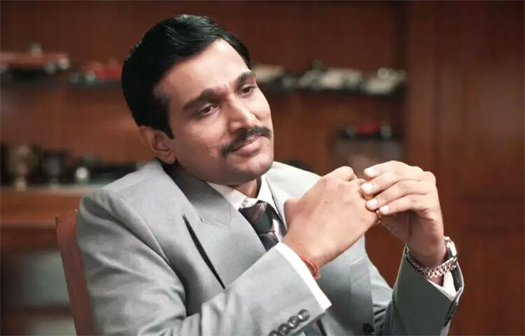 ‘স্ক্যাম ১৯৯২’ ওয়েব সিরিজে হর্ষদ শান্তিলাল মেহতার চরিত্রে অভিনয় করে জনপ্রিয়তার শিখরে পৌঁছন প্রতীক গাঁধী। পর্ব প্রতি পাঁচ লাখ রুপি পারিশ্রমিক পান তিনি। ছবি: সংগৃহীত