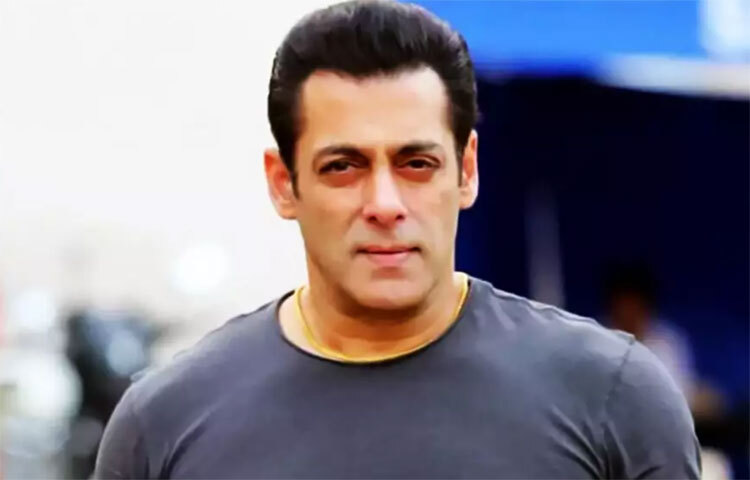 রাজস্থানের হনুমানগড়ের বাসিন্দা বিক্রম বারাদ এই সবের পিছনে রয়েছেন। তিনিই সালমানকে হুমকি চিঠিটি পাঠান। সকলের মনে আতঙ্ক ছড়িয়ে দেওয়ার জন্যই সালমান ও সেলিমকে প্রাণনাশের হুমকি দিয়েছিলেন বিক্রম। এই প্রথম নয়, কৃষ্ণসার হরিণ মামলা চলাকালীনও ‘ভাইজান’কে প্রাণে মারার হুমকি দিয়েছিলেন গ্যাংস্টাররা। ছবি: সংগৃহীত