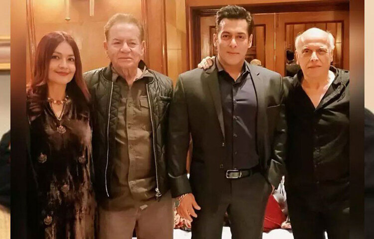 আর রইল মহেশ ভাটের সঙ্গে ফিল্ম না করার বিষয়। মহেশ যে ধরনের ফিল্ম বানিয়ে থাকেন, সালমানের সঙ্গে তা খাপ খায় না। মহেশের ফিল্মের বিষয়বস্তু সালমানের জন্য ঠিক লাগসই নয়।