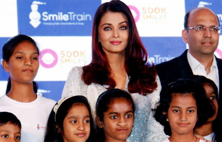 ২০০৪ সালে ‘ঐশ্বরিয়া রাই ফাউন্ডেশন’ চালু করেন তিনি। এর উদ্দেশ্য, ভারতের দুঃস্থ, বিশেষত গ্রামীণ অঞ্চলের দরিদ্রদের আর্থিক সাহায্য প্রদান। ছবি: সংগৃহীত