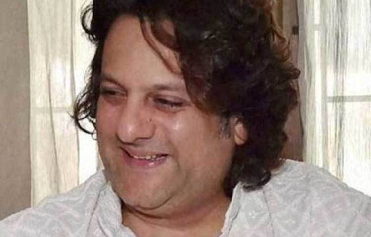 ২০১১ সালে ফারদিন খান ড্রাগ মামলা থেকে পুরোপুরি রেহাই পান। তিনি যে রিহ্যাবে গিয়ে পুরোপুরি সুস্থ হয়ে উঠেছেন, কোর্টে সেই সার্টিফিকেট পেশ করেন। তার ক্যারিয়ার যত না দীর্ঘ ছিল, তার কোর্ট কেস তার থেকেও বেশি দীর্ঘ ছিল, এমনই গুঞ্জন বলিউডে।