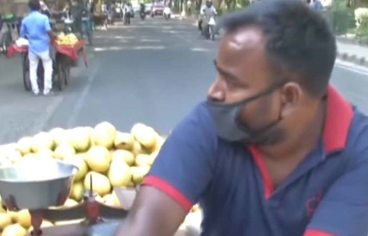 তবে সিনেমায় অভিনয় বন্ধ থাকলেও, নিজের জীবন নিয়ে খুশি সোলাঙ্কি। কাজের যে কোনো ভেদ হয় না। কঠিন আর্থিক সময়ে নিজের জীবন দিয়ে সে কথা তুলে ধরছেন তিনি।