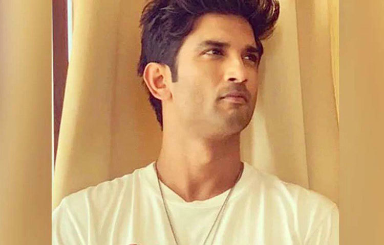 তখন আর কে জানত, এর এক সপ্তাহেরও কম সময়ের মধ্যে সুশান্তের জন্যই শোকবার্তায় ভরে যাবে সোশ্যাল মিডিয়া।