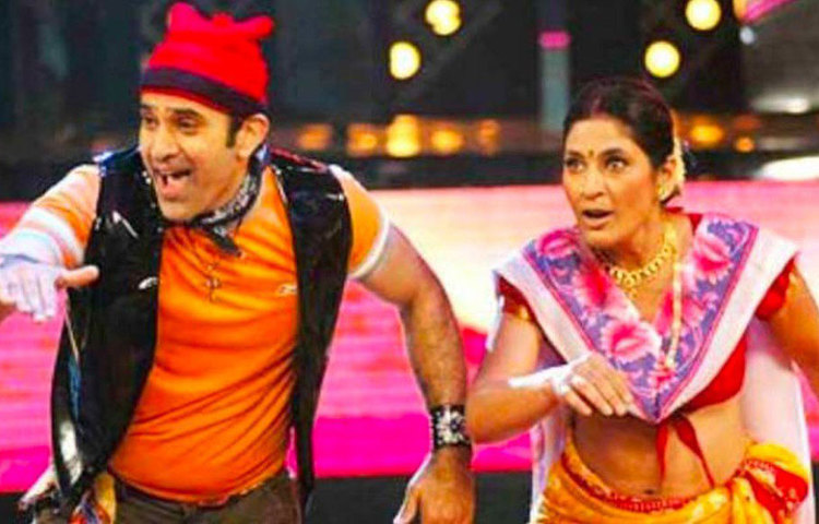 অতীতের সাহসী দৃশ্যে অভিনয় করা অর্চনা ধীরে ধীরে নিজেকে প্রতিষ্ঠা করলেন কৌতুকাভিনেত্রী হিসেবেও। তিনি বিশ্বাস করেন, সিনেমার তুলনায় অনেক বেশি জনপ্রিয়তা ও পরিচিতি পেয়েছেন ছোট পর্দায়। তার ধারনা, শুধু সিনেমায় অভিনয় করে গেলে হয়তো আজ হারিয়েই যেতেন ইন্ডাস্ট্রি থেকে।