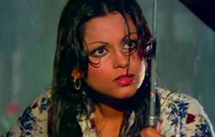 সিম্পলের মৃত্যুতে মানসিকভাবে অত্যন্ত ভেঙে পড়েছিলেন ডিম্পল। সে সময় শোকগ্রস্ত ডিম্পলের পাশে ইন্ডাস্ট্রির সহকর্মীদের মধ্যে ছিলেন সানি দেওল, ঋষি কাপুর, নীতু সিংহের মতো ঘনিষ্ঠ তারকারা। সিম্পলের জন্য শোক প্রকাশ করেছিলেন পর্দার খলনায়ক রঞ্জিতও।