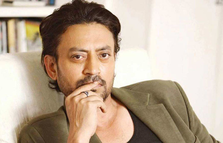 সম্প্রতি তার মা-ও চলে গিয়েছেন সেই দেশে। লকডাউনের জন্য জয়পুরে মায়ের শেষকৃত্যে যেতে পারেননি গুরুতর অসুস্থ ইরফান। এবার চলে গেলেন মায়ের কাছেই। তার মতো অভিনেতার জন্য অনন্ত হল অনুরাগীদের অপেক্ষা।