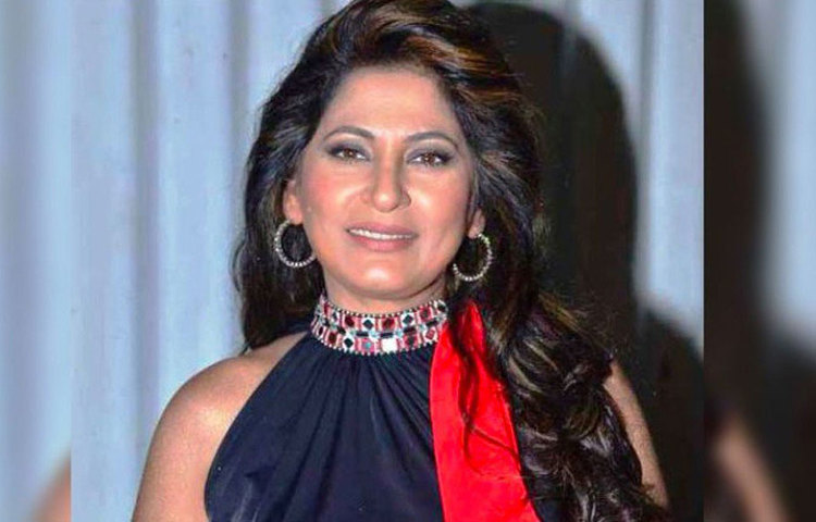 অনেক অভিনেত্রীই হারিয়ে গিয়েছেন ইন্ডাস্ট্রি থেকে। কিন্তু অর্চনা পূরণ সিংহ, মাত্র দশ সেকেন্ডের অভিনয় থেকে শুরু করে নিজেকে প্রমাণ করেছেন বিভিন্ন ভূমিকায়। কাজের মধ্যে কোনওরকম ছোট-বড় বিভেদ তিনি করেননি।