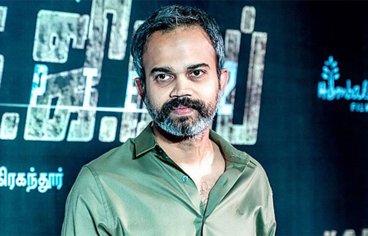 প্রশান্ত এরই মধ্যে হাত লাগিয়েছেন তার পরবর্তী সিনেমা ‘সালার’-এর শুটিংয়ে। প্রভাস অভিনীত এই সিনেমার ২০২৩ সালে মুক্তি পাওয়ার কথা। ছবি: সংগৃহীত