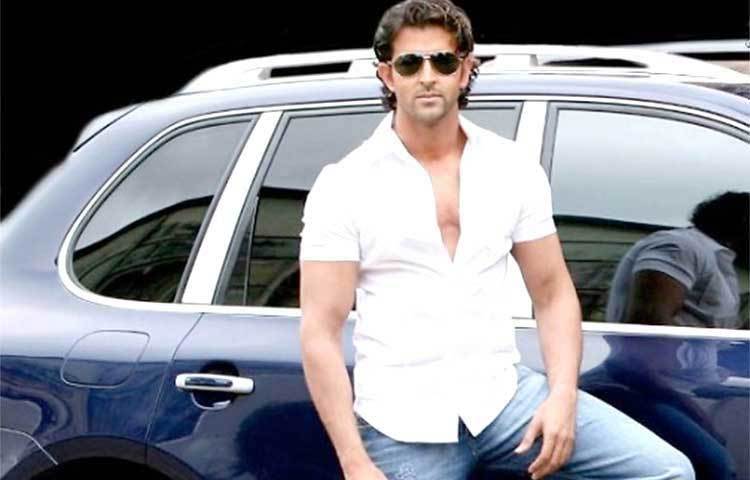 হৃতিক রোশন: জনপ্রিয় এ অভিনেতার মার্সেডিজ এস ৫০০ ব্র্যান্ডের গাড়ি ১.৫ কোটি টাকায় কিনেছেন।