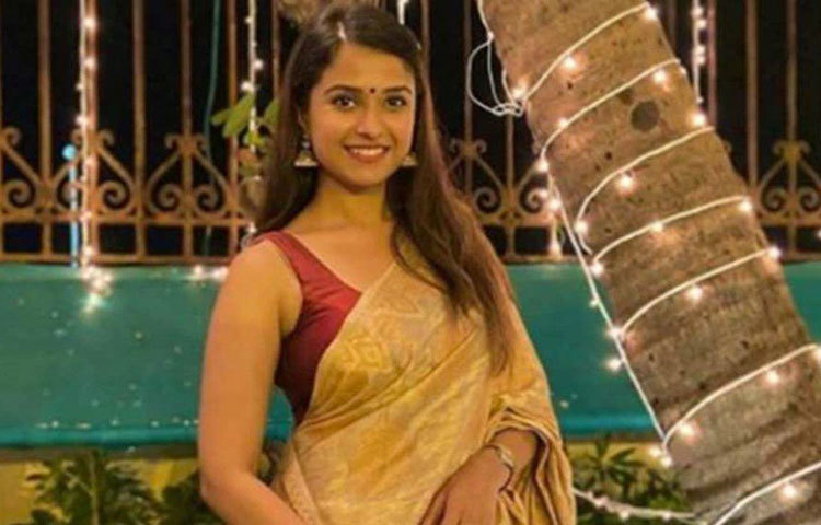 ক্যারিয়ারের শুরুতে তিনি ছিলেন পাবলিক রিলেশনস ম্যানেজার। পরে হয়ে ওঠেন সেলেব্রিটি ট্যালেন্ট ম্যানেজার। কাজ করতেন কর্নারস্টোন স্পোর্টস অ্যান্ড এন্টারটেনমেন্ট লিমিটেড-এ।