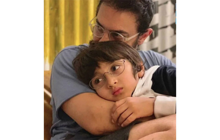 ২০১১ সালে কিরণ রাওকে বিয়ে করেন আমির খান। আমিরের বয়স যখন ৪৬ তখন সারোগেসির মাধ্যমে ঘরে নিয়ে আসলেন আজাদকে ২০১১ সালে কিরণ রাওকে বিয়ে করেন আমির খান।