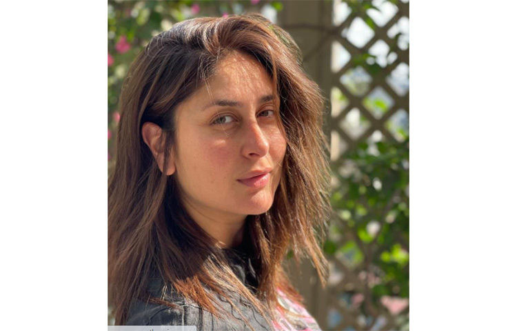 ইতিমধ্যে ৪০ পার করেছেন কারিনা কাপুর। কেবল দ্বিতীয় সন্তানের মা হয়েছেন। এখনও যেন নিজেকে ধরে রেখেছেন বিশের কোঠায়। ছবি: সংগৃহীত