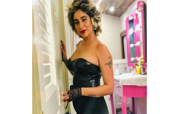 সম্প্রতি বিগ বস ওটিটিতে ঝড় তুলেছিলেন গায়িকা নেহা ভাসিন। ‘কুছ খাস হে’, ‘ধুনকী’ গানে শ্রোতাদের মুগ্ধ করেছিলেন তিনি। সেক্স অ্যাপিলে নেহা সহজেই টেক্কা দিতে পারেন বিটাউনের কোনো নায়িকাকে। ছবি: সংগৃহীত