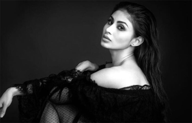 অনেকেই মনে করেছিলেন মৌনি বলিউডের কাউকে বিয়ে করবেন। কিন্তু জানা গেছে, তার হবু বর দুবাইয়ের চাকরি করেন। ছবি: সংগৃহীত