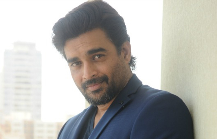 ইলেকট্রনিক ইঞ্জিনিয়ার মাধবনও একজন ভালো ছাত্র হিসেবেই পরিচিত ছিলেন কলেজে, কিন্তু পেশা হিসেবে বেছে নিলেন চলচ্চিত্রে অভিনয়।