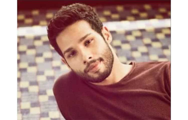 ‘গাল্লি বয়’ ছবির হাত ধরে বলিউডে পা রাখলেন সিদ্বার্থ চতুর্বেদী।