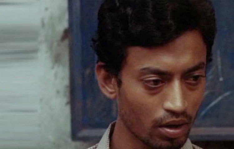 তথাকথিত বলিউডি নায়কের চেহারা কোনোদিন ছিল না। কিন্তু চরিত্রাভিনেতা হয়েও যে লাইট-ক্যামেরা-সাউন্ডের বৃত্তে ছাপিয়ে যাওয়া যায় রোমান্টিক বা অ্যাকশন নির্ভর নায়ককে, বার বার প্রমাণ করেছেন তিনি।