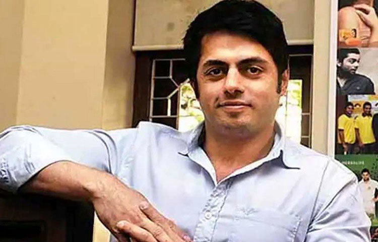 এই কনসালটেন্সির মালিক অভিনেতা সোহেল খানের শ্যালক বান্টি সাজদেহ। অভিনয় জগতের তারকাদের পাশাপাশি বহু নামী খেলায়াড়ের ট্যালেন্ট ম্যানেজারের পরিষেবা দেয় এই সংস্থা।