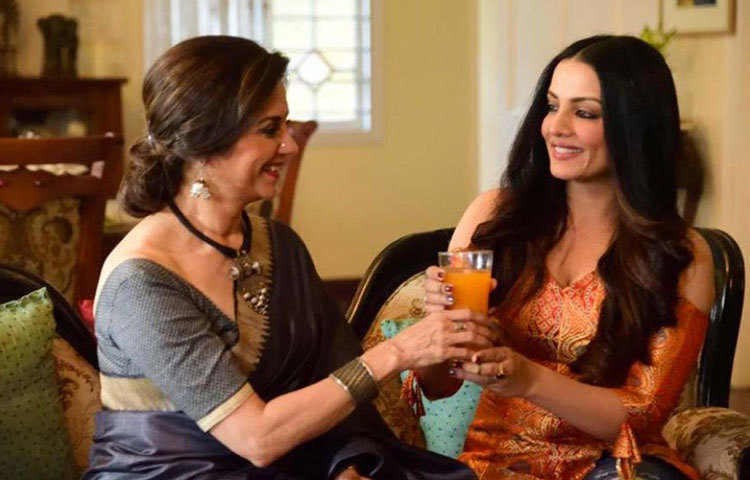 নিজেকে প্রমাণ করতে করতে নাকি ক্লান্ত হয়ে পড়েছিলেন সেলিনা। তাই ভেবেছিলেন একটা ব্রেক নেওয়ার পরে ফিরবেন। সেটাই করেছেন তিনি। কিন্তু অস্ট্রেলিয়ায় থেকে বলিউডে কামব্যাক করা খুব একটা সহজ ছিল না। সম্প্রতি শর্ট ফিল্ম ‘সিজনস গ্রিটিংস’-এ অভিনয় করেছেন সেলিনা।