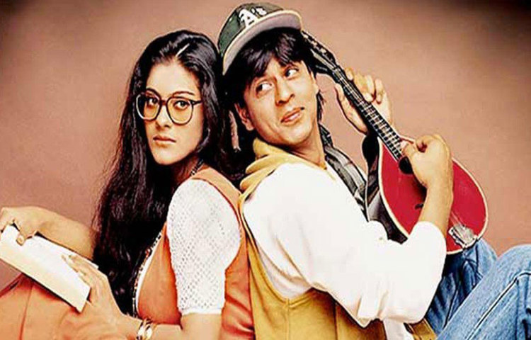 ‘দিলওয়ালে দুলহনিয়া লে যায়েঙ্গে’, ‘ইয়ে দিল্লগি’, ‘ফনা’সহ বহু ছবিতে নায়িকার ভূমিকায় ছিলেন কাজল। কিন্তু ছবিটা বদলে যায় যখন সংস্থার কার্যভার গ্রহণ করেন যশপুত্র আদিত্য চোপড়া।