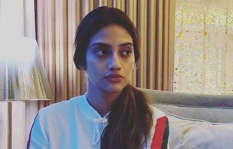 বিয়ের কয়েক মাস পরেই আচমকা শোনা যায় নুসরাতকে হাসপাতালে ভর্তি করা হয়েছে। গুঞ্জন, নিখিলের সঙ্গে মনোমালিন্য হওয়ায় আত্মহত্যা করার চেষ্টা করেছিলেন অভিনেত্রী। তবে নুসরাত জানিয়েছিলেন, সে সব গুজব। তার শরীর খারাপ হয়েছিল, তাই হাসপাতালে ভর্তি হয়েছিলেন। ছবি: সংগৃহীত