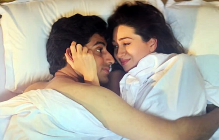 আশীর্বাদের চার মাস পর আচমকাই আলাদা হয়ে যায় দুজনের পথ। কারণ অবশ্য জানা যায়নি। করিশমা তার এক ব্যবসায়ী সঞ্জয় কাপুরকে বিয়ে করে এখন বিবাহবিচ্ছিন্ন। অভিষেক বর্তমানে ঐশ্বরিয়ার সঙ্গে সুখে সংসার করছেন। ছবি: সংগৃহীত