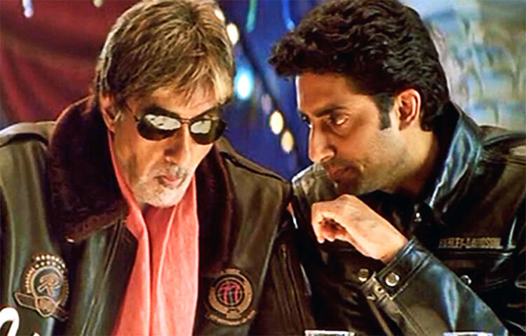 বাবা-ছেলের এই জুটিকে একটি নয়, একসঙ্গে বহু ছবিতে অভিনয় করতে দেখা গিয়েছে। ‘কাভি অলবিদা না কহে না’, ‘পা’, ‘বান্টি ওউর বাবলি’, ‘ঝুম বরাবর ঝুম’সহ বিভিন্ন ছবিতে অমিতাভ-অভিষেকের অভিনয় দর্শকের মন কেড়েছে।ছবি: সংগৃহীত