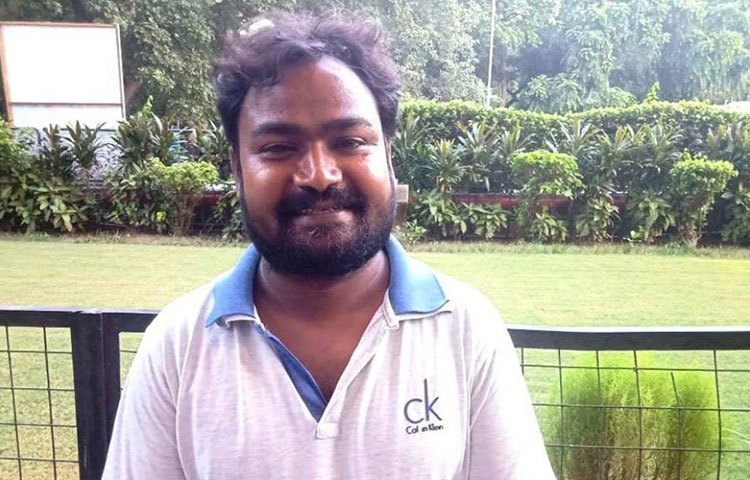 তার জন্ম আগরার ছোট্ট শহর আছনেরাতে। সেখানে শৈশব কাটলেও ১৯৯৫ সালে তিনি চলে আসেন দিল্লিতে। গত ২৫ বছর ধরে দিল্লিতেই কাটছে তার জীবন।